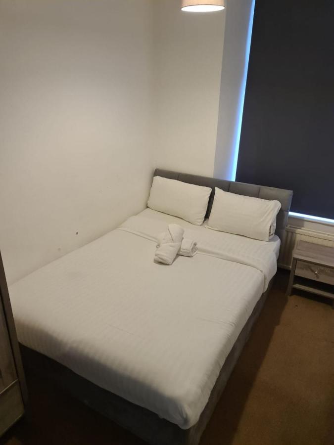 24Hr Self Check In Apartment Central บาร์นสลีย์ ภายนอก รูปภาพ